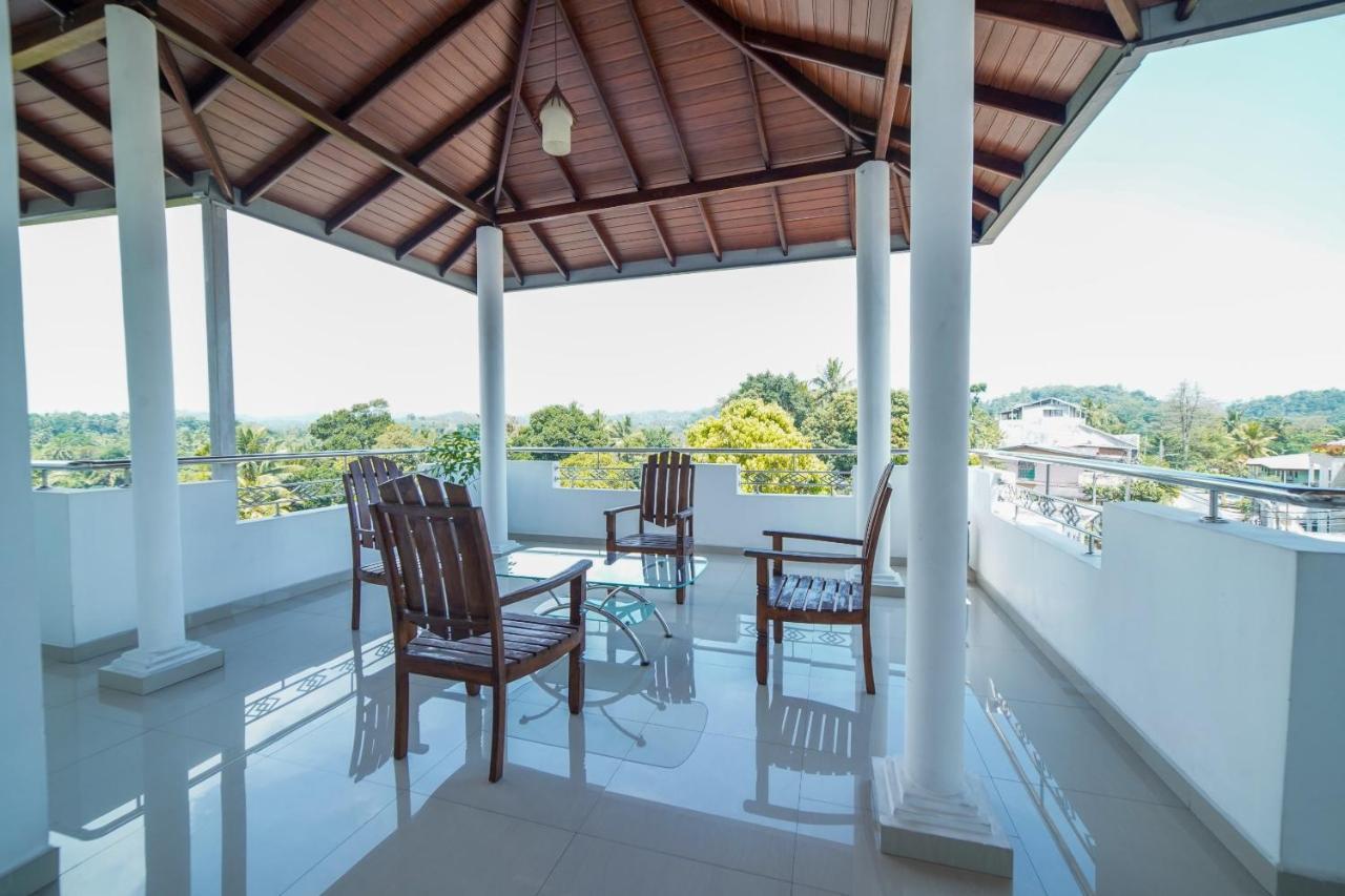 Dazzling Villa Kandy Exterior photo